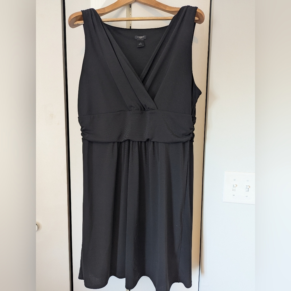 Ann Taylor Black Sleeveless Dress